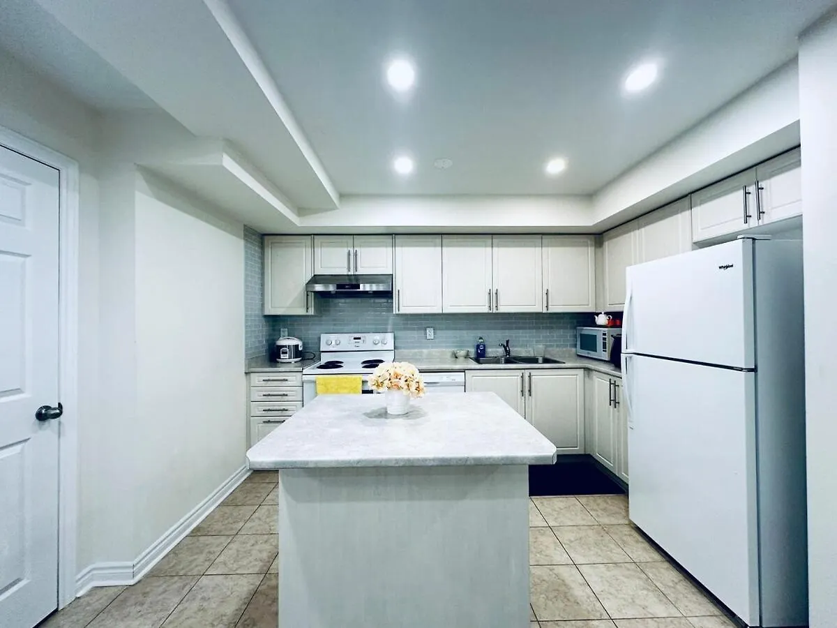 아파트 Peaceful And Cozy Vacation Home Close To 401 And 404 토론토