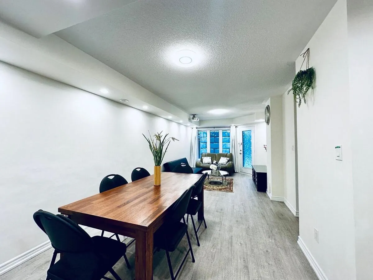 Peaceful And Cozy Vacation Home Close To 401 And 404 토론토