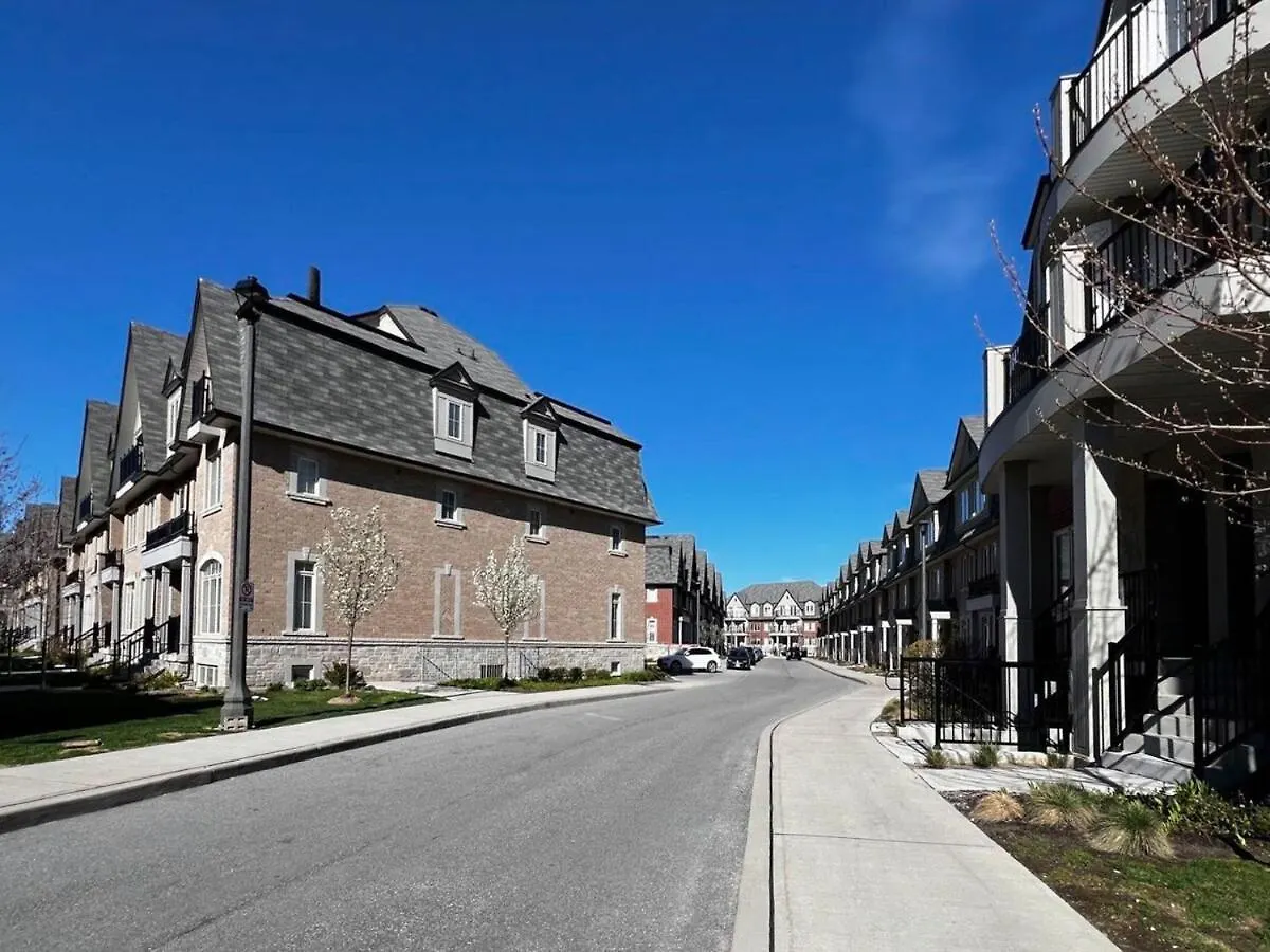 Apartment Peaceful And Cozy Vacation Home Close To 401 And 404 Toronto
