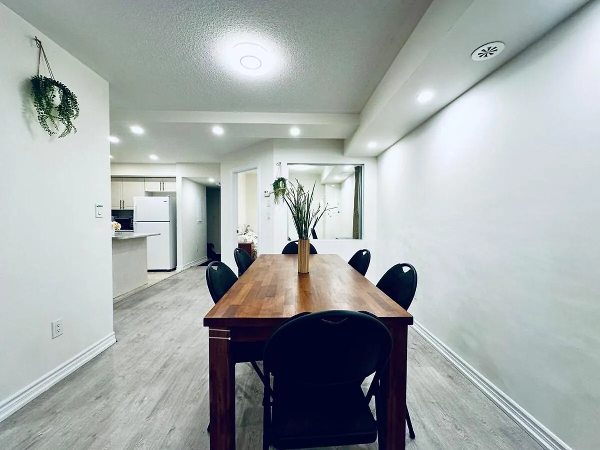 Peaceful And Cozy Vacation Home Close To 401 And 404 Toronto