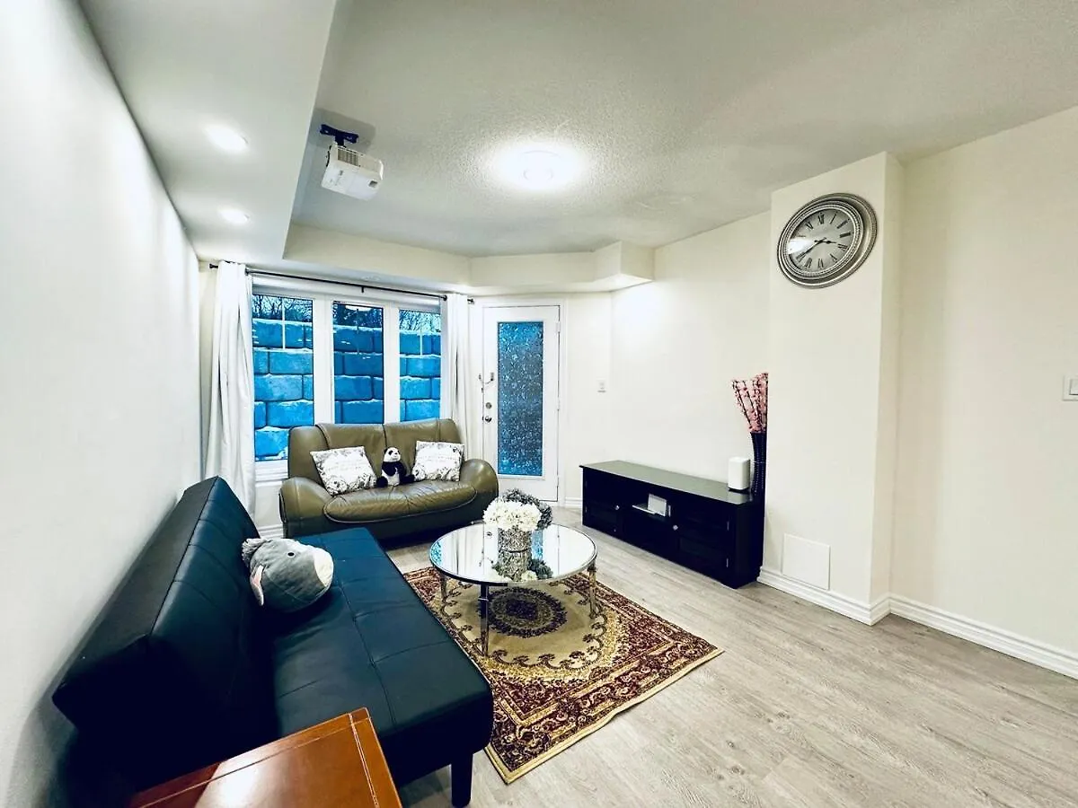 Peaceful And Cozy Vacation Home Close To 401 And 404 Toronto Canada